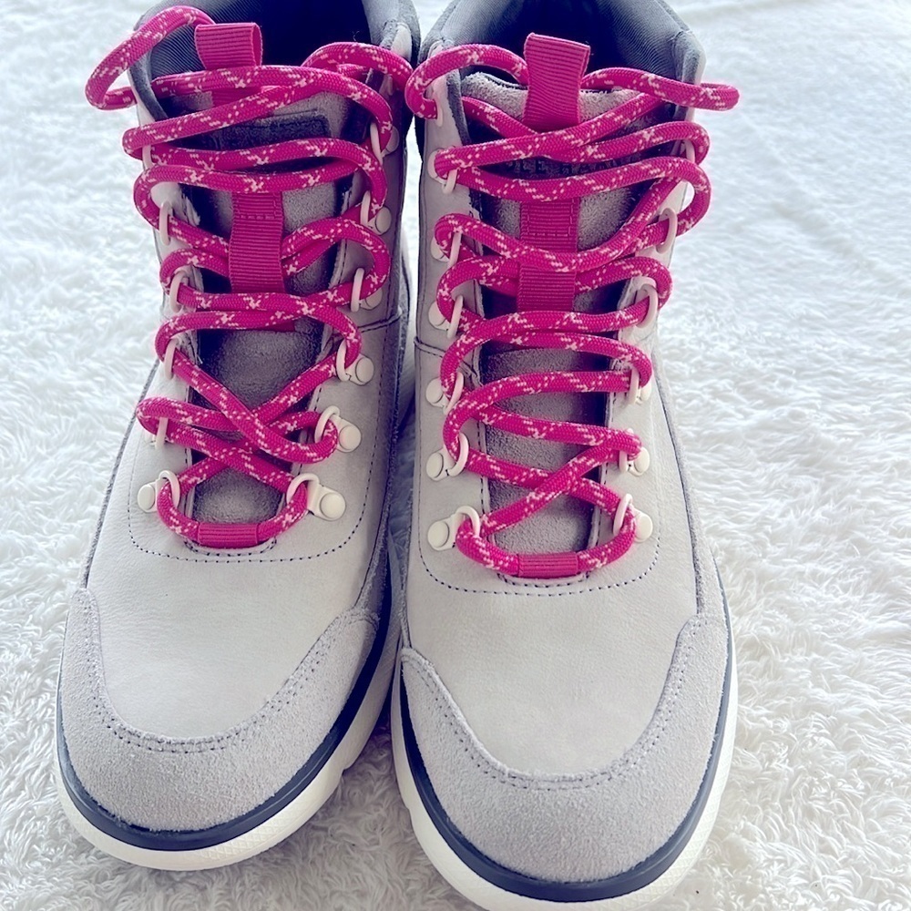 Cole Haan Sz 7 Gray Leather w/ Pink Laces Outdoor Hiking Boots Omni Hiker NWT